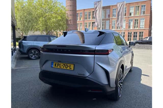 Lexus RZ (2025) thumbnail 3