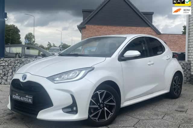 Toyota Yaris (2021) thumbnail 2