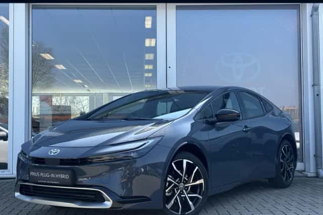 Toyota Prius (2024) thumbnail 1