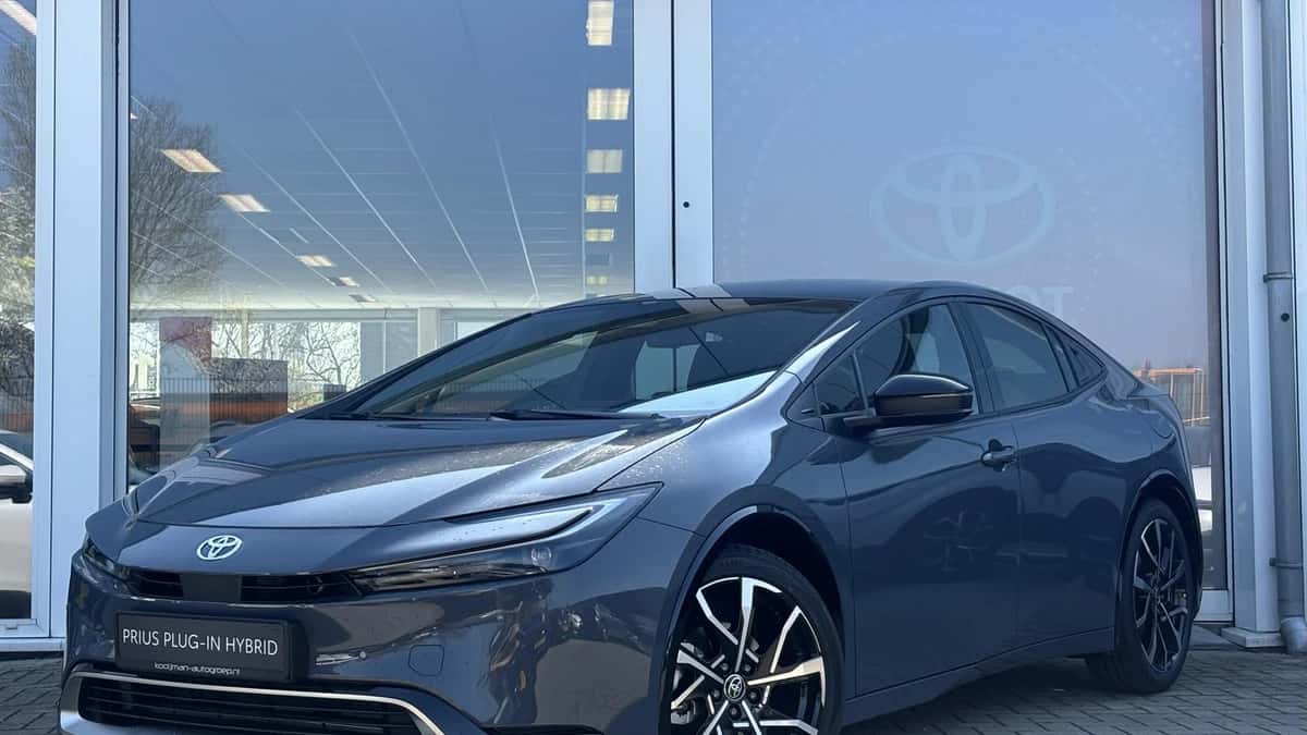 Toyota Prius (2024) — foto 1