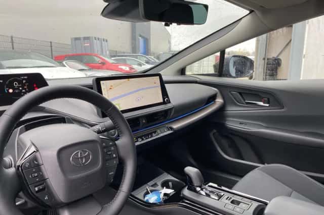 Toyota Prius (2024) thumbnail 8
