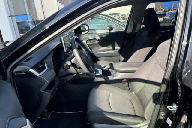 Toyota RAV4 (2022) thumbnail 27