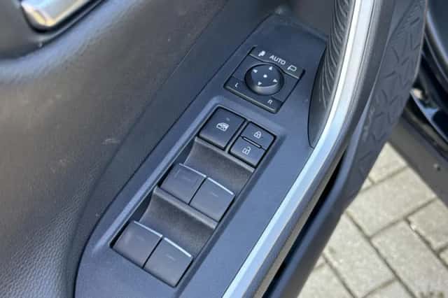 Toyota RAV4 (2022) thumbnail 28