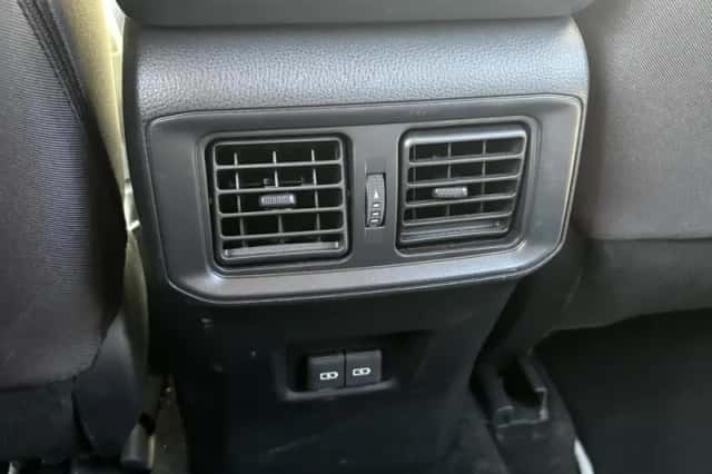 Toyota RAV4 (2022) thumbnail 29