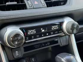 Toyota RAV4 (2022) thumbnail 4