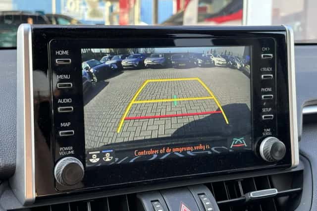 Toyota RAV4 (2022) thumbnail 9