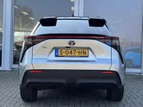 Toyota bZ4X (2023) thumbnail 12