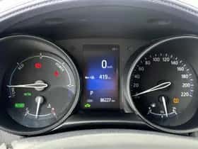 Toyota C-HR (2018) thumbnail 3