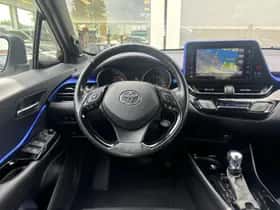 Toyota C-HR (2018) thumbnail 25