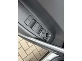 Toyota Corolla (2024) thumbnail 22