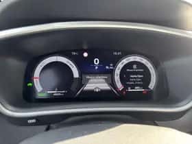 Toyota Corolla (2024) thumbnail 3