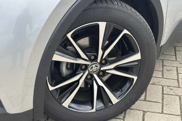Toyota C-HR (2024) thumbnail 19