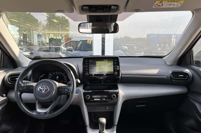 Toyota Yaris Cross (2022) thumbnail 2