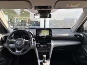 Toyota Yaris Cross (2022) thumbnail 2