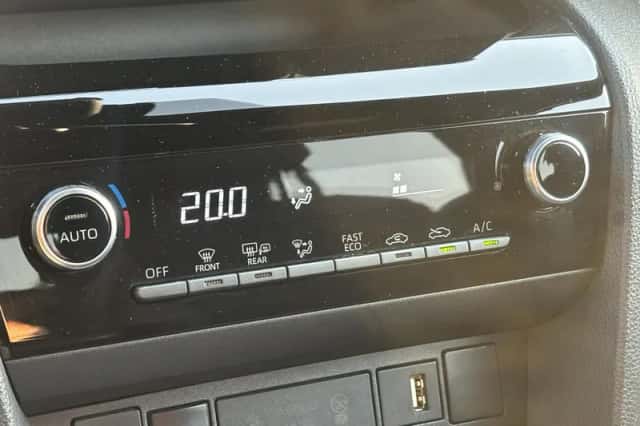Toyota Yaris Cross (2022) thumbnail 4