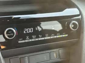 Toyota Yaris Cross (2022) thumbnail 4