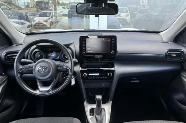 Toyota Yaris Cross (2024) thumbnail 2