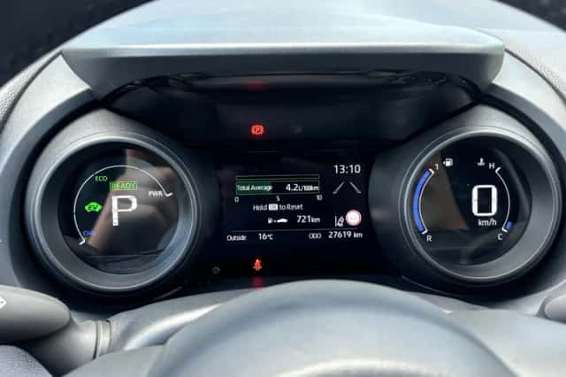 Toyota Yaris Cross (2024) thumbnail 3