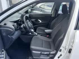 Toyota Yaris Cross (2024) thumbnail 25