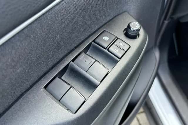 Toyota Yaris Cross (2024) thumbnail 27