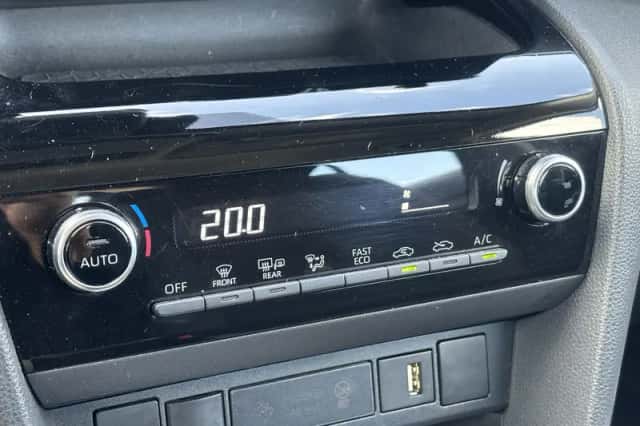 Toyota Yaris Cross (2024) thumbnail 4
