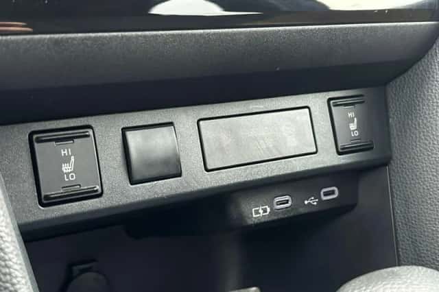 Toyota Yaris Cross (2024) thumbnail 23