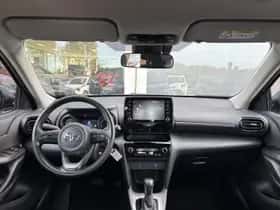 Toyota Yaris Cross (2024) thumbnail 2
