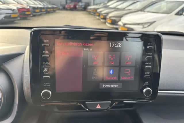 Toyota Yaris Cross (2024) thumbnail 16