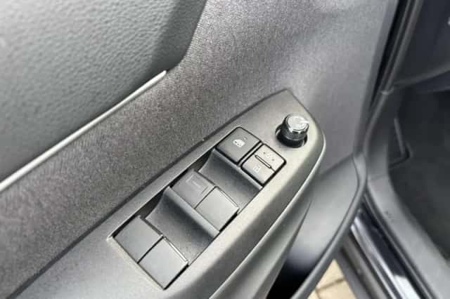 Toyota Yaris Cross (2024) thumbnail 28