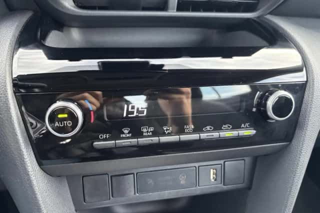 Toyota Yaris Cross (2024) thumbnail 4