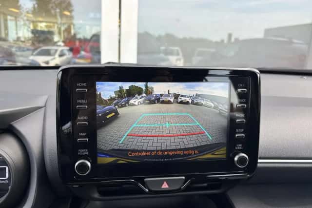 Toyota Yaris Cross (2024) thumbnail 8