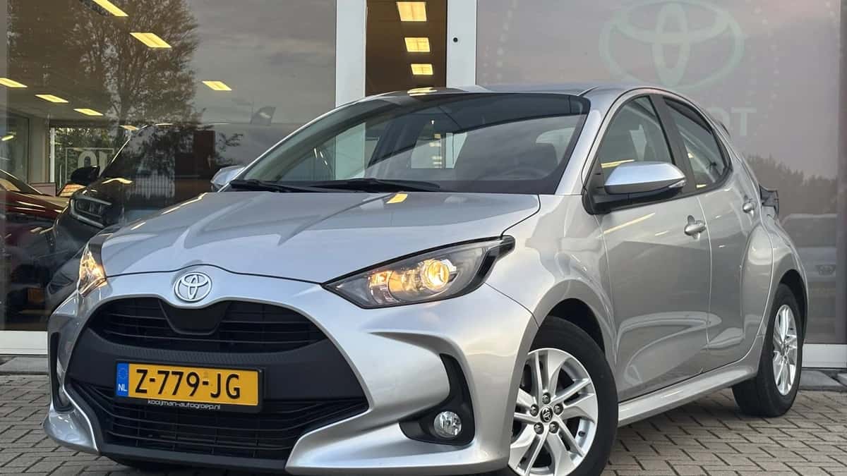 Toyota Yaris (2024) — foto 1