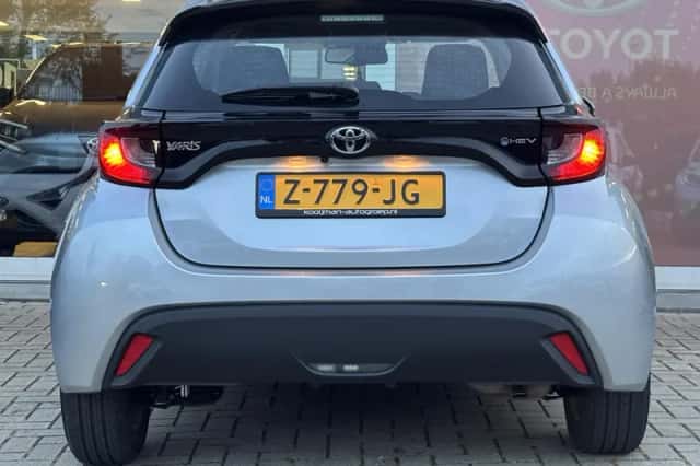 Toyota Yaris (2024) thumbnail 11
