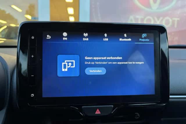 Toyota Yaris (2024) thumbnail 13
