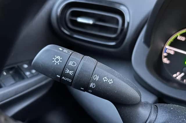 Toyota Yaris (2024) thumbnail 17