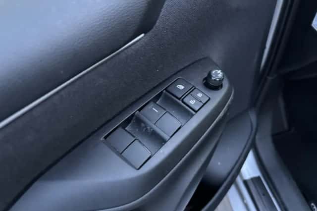 Toyota Yaris (2024) thumbnail 24
