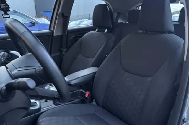 Toyota Yaris (2024) thumbnail 25