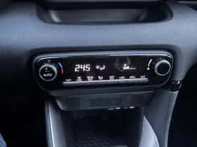 Toyota Yaris (2024) thumbnail 4
