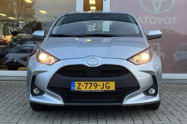 Toyota Yaris (2024) thumbnail 6