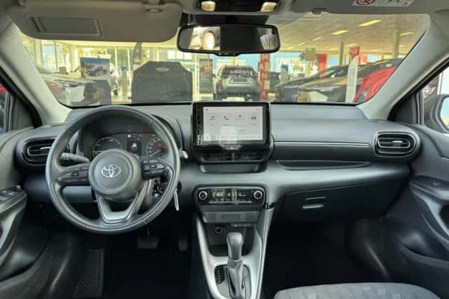 Toyota Yaris (2024) thumbnail 2