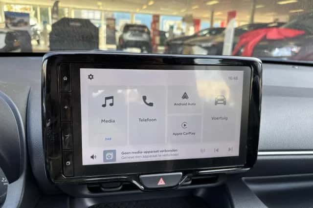 Toyota Yaris (2024) thumbnail 9