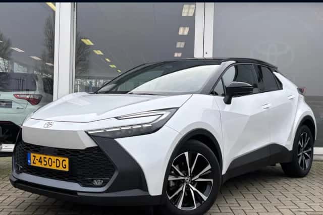 Toyota C-HR (2024) thumbnail 1