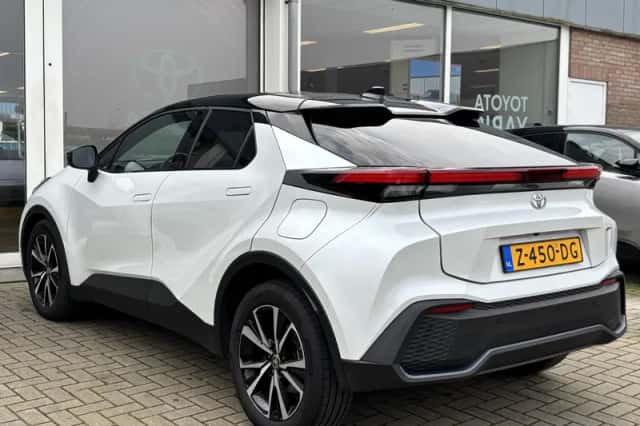 Toyota C-HR (2024) thumbnail 13