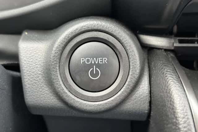Toyota C-HR (2024) thumbnail 21