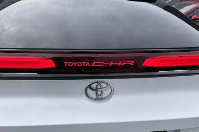 Toyota C-HR (2024) thumbnail 31