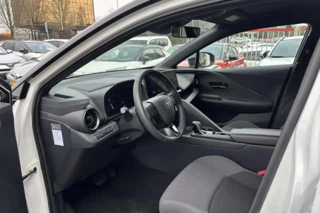 Toyota C-HR (2024) thumbnail 40