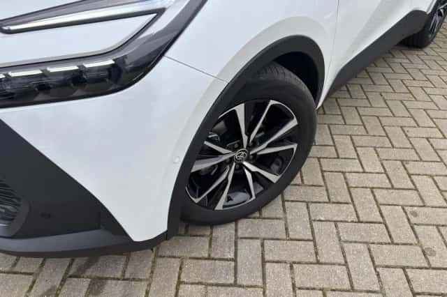 Toyota C-HR (2024) thumbnail 41