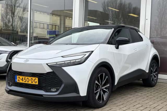 Toyota C-HR (2024) thumbnail 7
