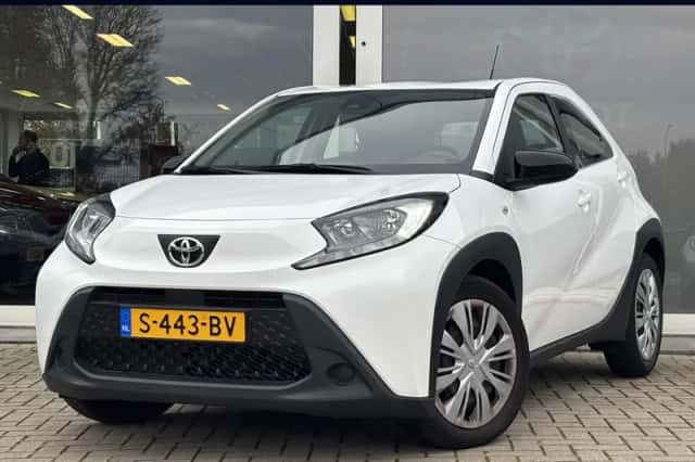 Toyota Aygo (2023) thumbnail 1