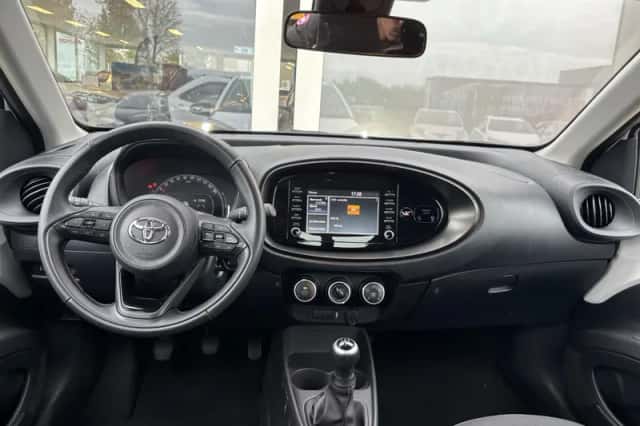 Toyota Aygo (2023) thumbnail 2